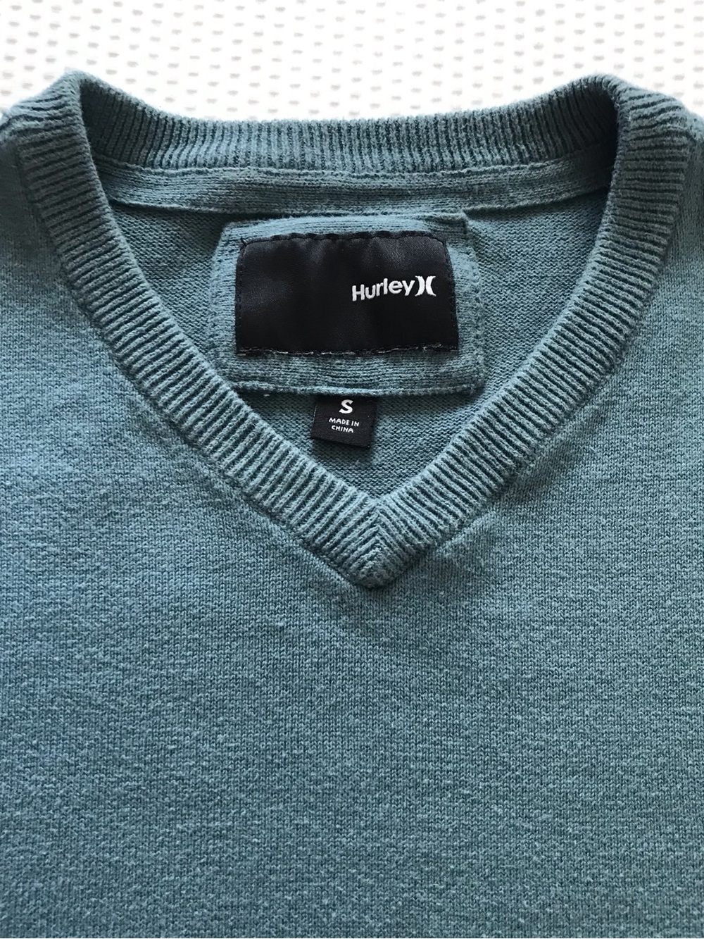Hurley One & Only Jade Green V-Neck Knit Sweater Small unisex skater slim fit - Picture 1 of 7